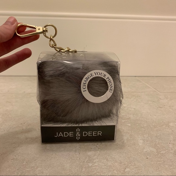 Portable iPhone Charger Keychain - Picture 1 of 3